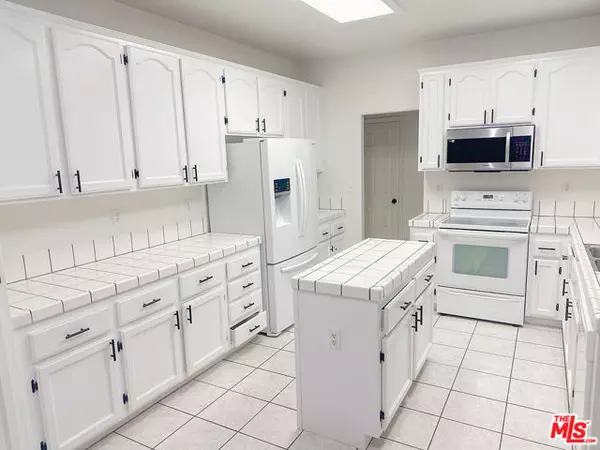 Palmdale, CA 93551,4249 Sungate Drive