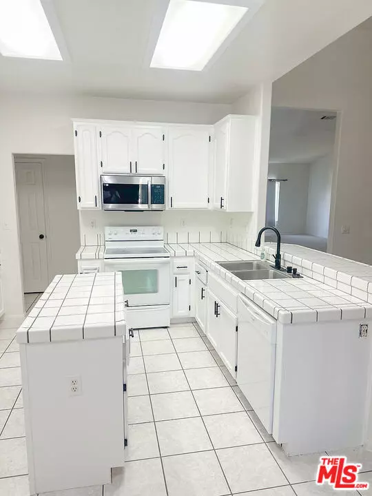 Palmdale, CA 93551,4249 Sungate Drive