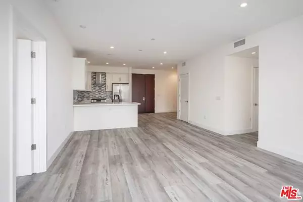 Los Angeles, CA 90035,1237 S Holt Avenue #307