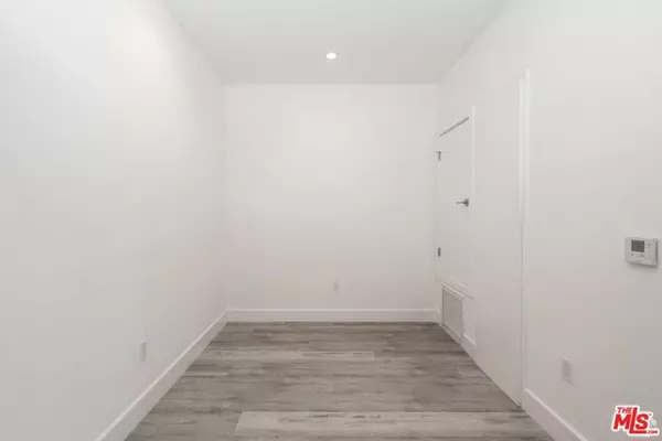 Los Angeles, CA 90035,1237 S Holt Avenue #307