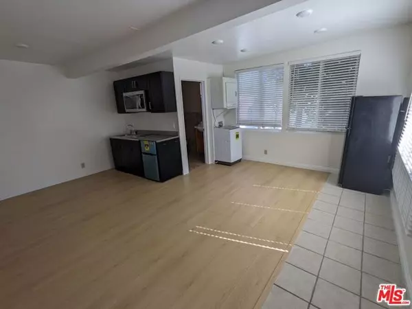 Beverly Hills, CA 90211,326 S Almont Drive