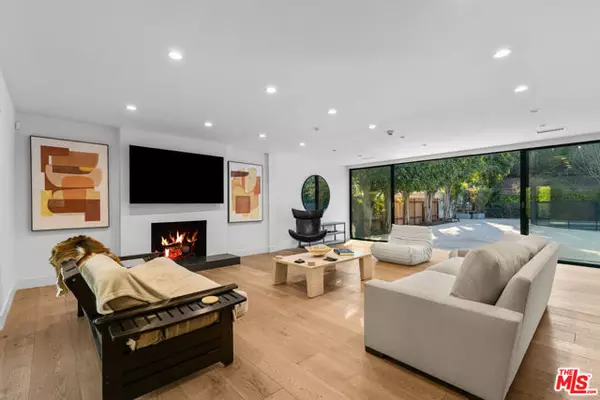 Los Angeles, CA 90024,343 Veteran Avenue