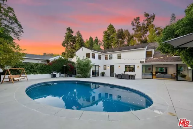 Los Angeles, CA 90024,343 Veteran Avenue