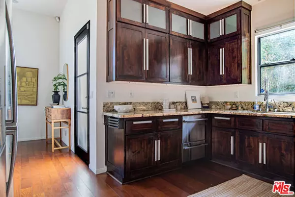 Los Angeles, CA 90068,2465 N Gower Street