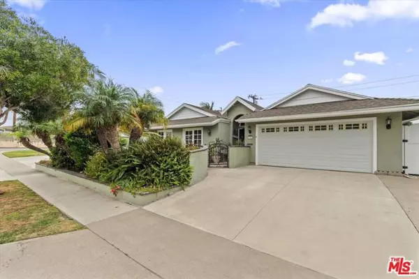 19941 Carmania Lane, Huntington Beach, CA 92646