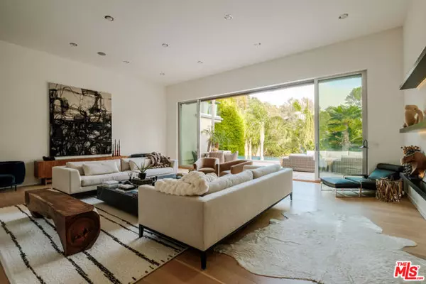 Beverly Hills, CA 90210,2731 Hutton Drive