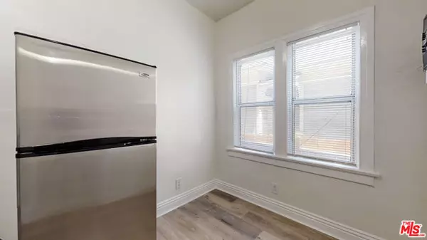 Los Angeles, CA 90006,1117 S Westlake Avenue #105