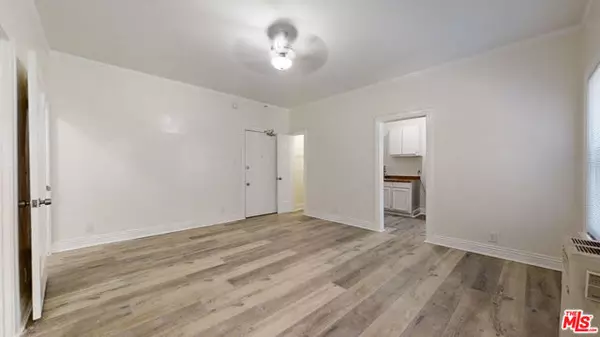 Los Angeles, CA 90006,1117 S Westlake Avenue #105