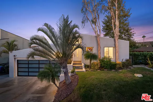 Woodland Hills (los Angeles), CA 91364,21694 Yucatan Avenue