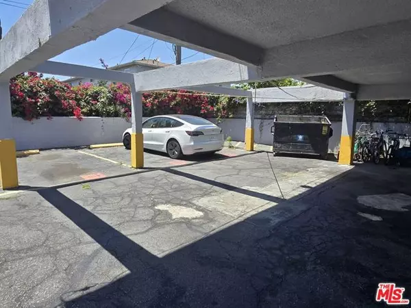 Los Angeles, CA 90043,6121 Crenshaw Boulevard