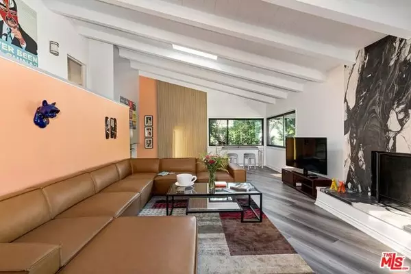Los Angeles, CA 90068,3141 Lake Hollywood Drive
