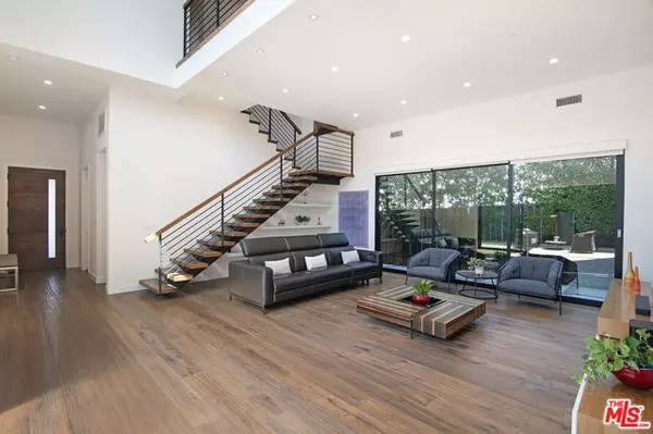 Los Angeles, CA 90004,362 N Norton Avenue