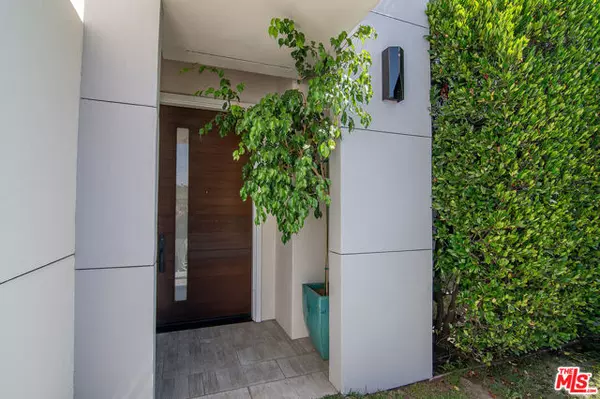 Los Angeles, CA 90004,362 N Norton Avenue