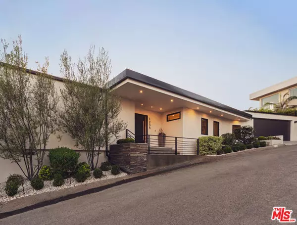 1235 N Kenter Avenue, Los Angeles, CA 90049