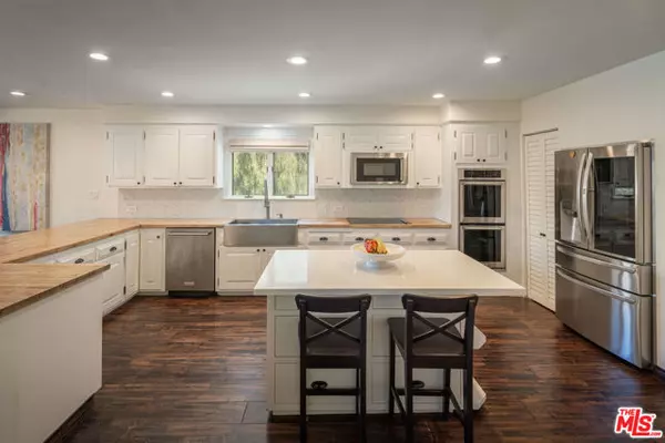 Woodland Hills (los Angeles), CA 91364,4713 N Bedel Street