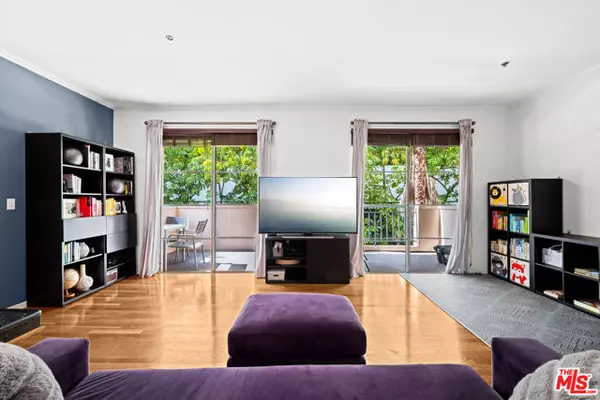 Los Angeles, CA 90025,1401 S Bentley Avenue #202