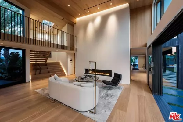 Beverly Hills, CA 90210,1663 Summitridge Drive