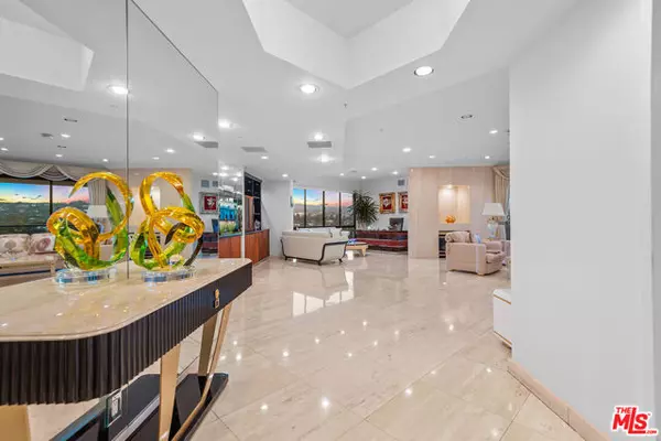 Los Angeles, CA 90024,10490 Wilshire Boulevard #1206