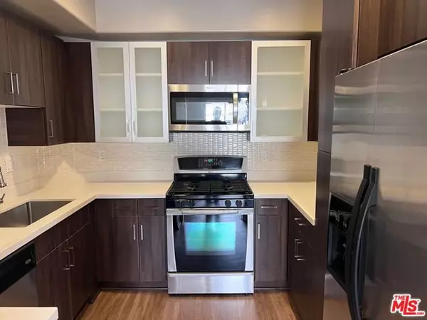 Los Angeles, CA 90024,1040 Glendon Avenue #4145