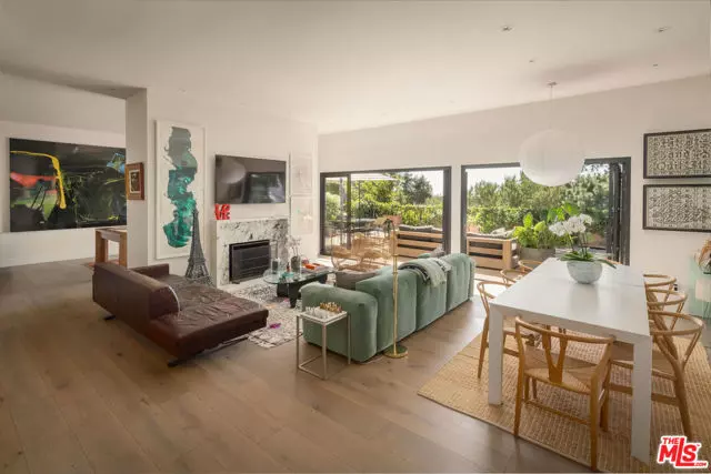 Los Angeles, CA 90049,391 N Saltair Avenue