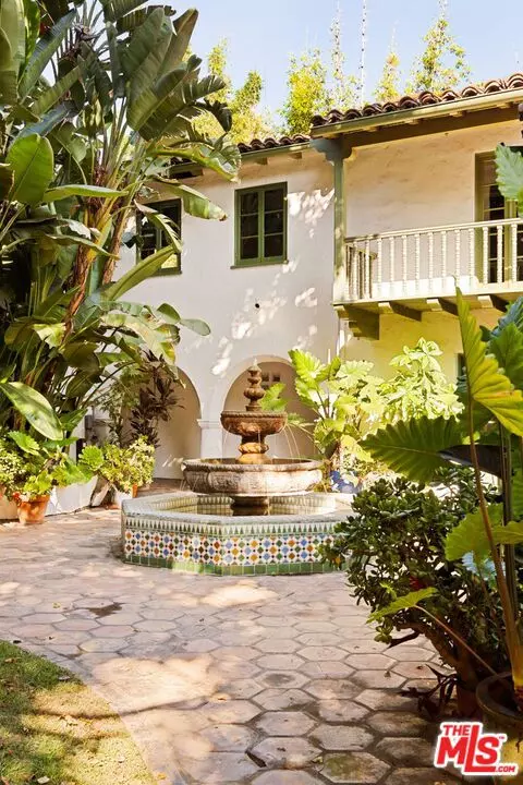 Los Angeles, CA 90068,1800 Outpost Drive