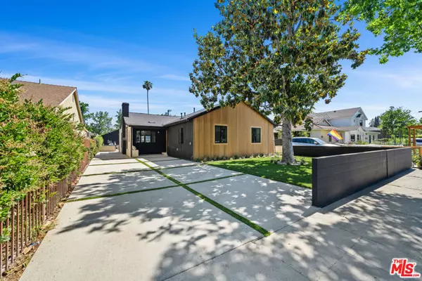 14742 Weddington Street, Sherman Oaks, CA 91411