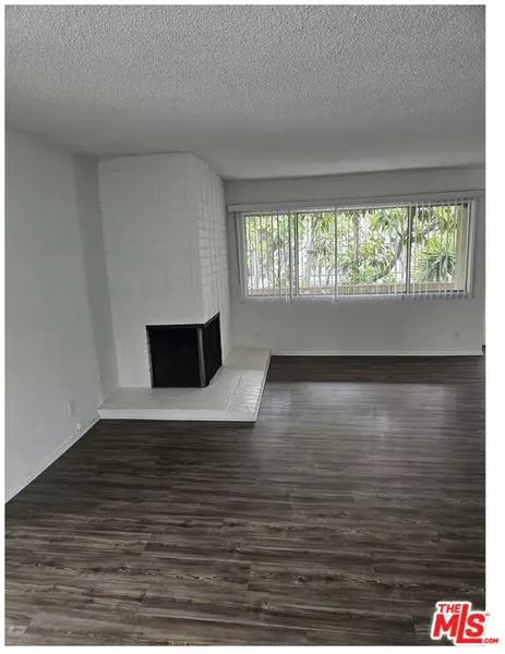 11924 Montana Avenue #6, Los Angeles, CA 90049