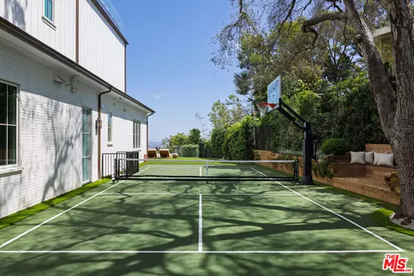 Pacific Palisades (los Angeles), CA 90272,1682 San Onofre Drive