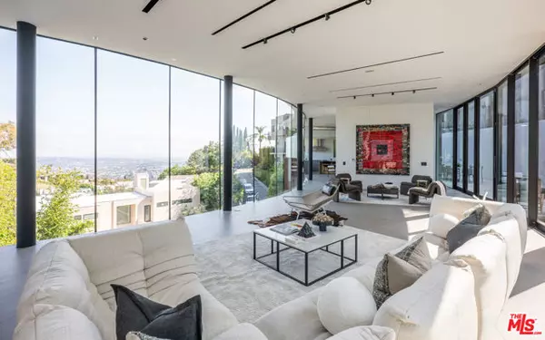 Los Angeles, CA 90069,9277 Thrush Way