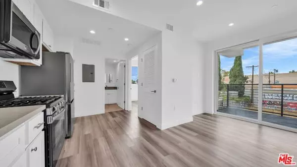 667 N Wilton Place #205, Los Angeles, CA 90004