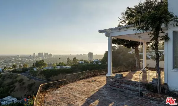 8900 Evanview Drive, Los Angeles, CA 90069