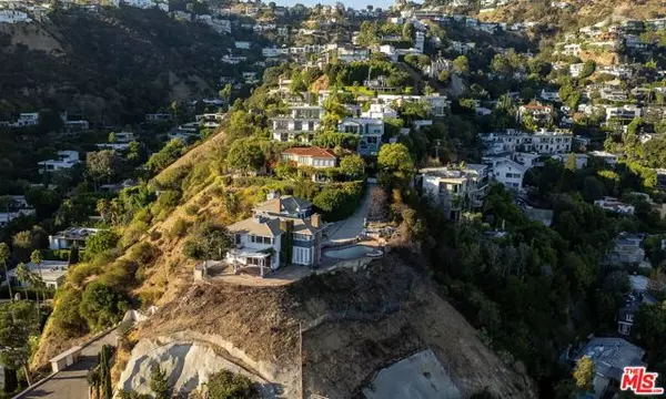 8900 Evanview Drive, Los Angeles, CA 90069