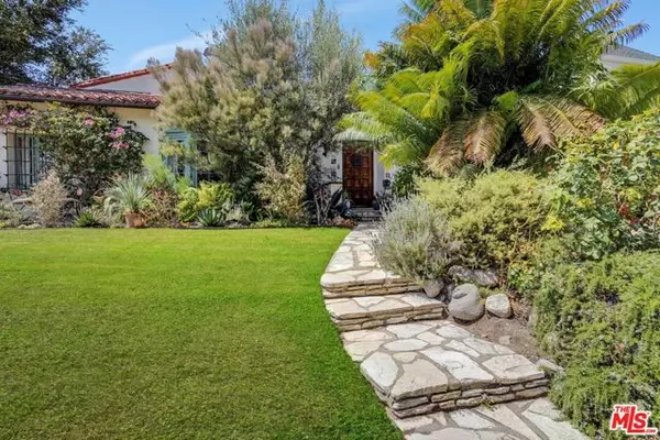 Los Angeles, CA 90049,235 Bronwood Avenue