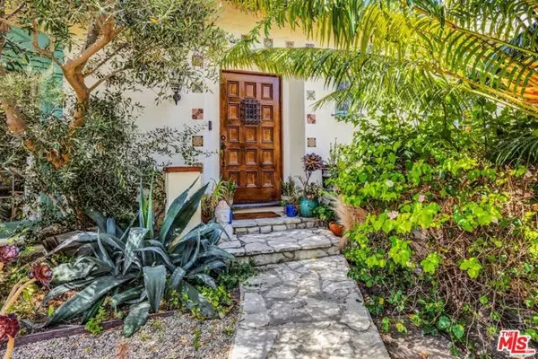 Los Angeles, CA 90049,235 Bronwood Avenue