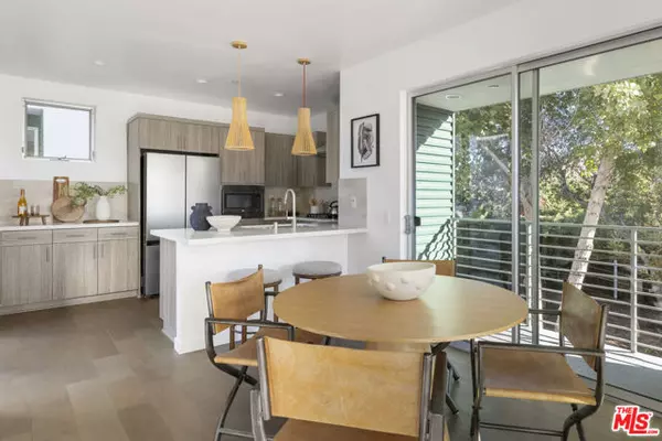 Los Angeles, CA 90027,1767 N New Hampshire Avenue