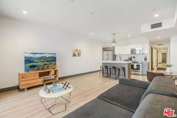 Los Angeles, CA 90015,932 S Hill Street #402