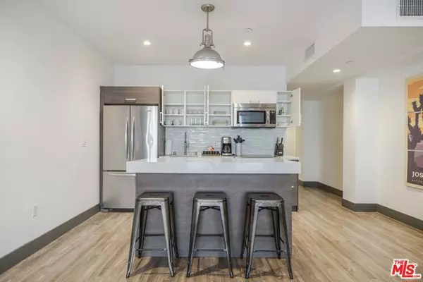 Los Angeles, CA 90015,932 S Hill Street #402