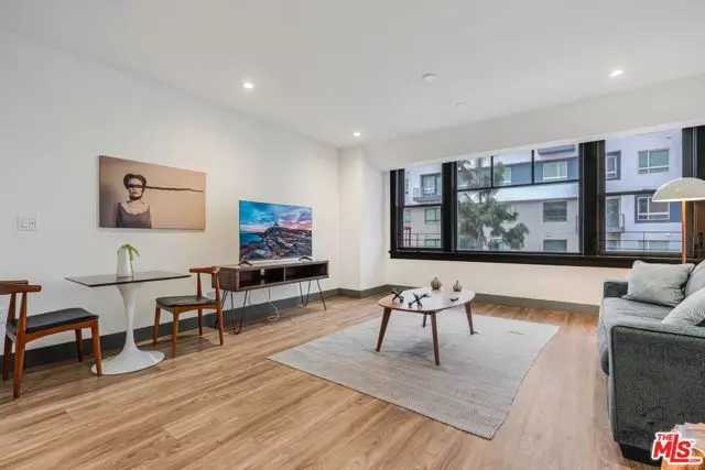 Los Angeles, CA 90015,932 S Hill Street #405