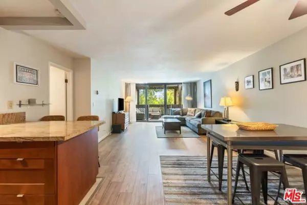 Playa Del Rey (los Angeles), CA 90293,7765 W 91st Street #A2117