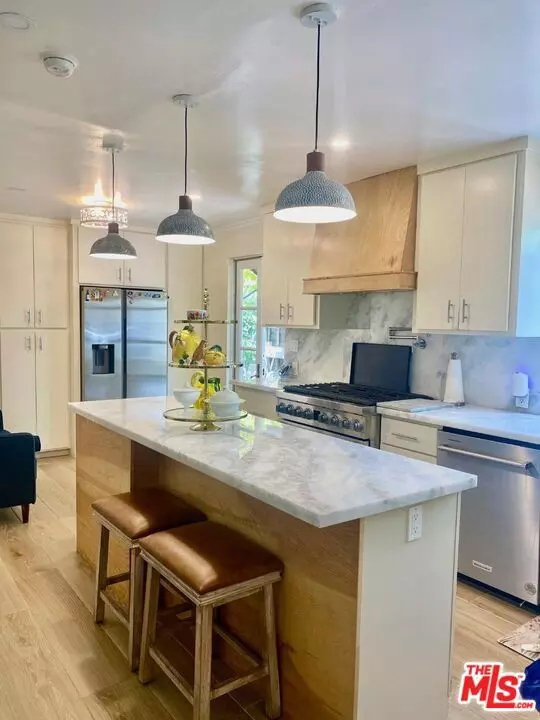 Los Angeles, CA 90025,11321 Mississippi Avenue