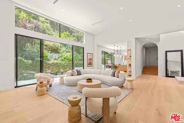 Los Angeles, CA 90049,1401 N Bundy Drive