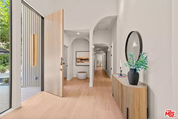 Los Angeles, CA 90049,1401 N Bundy Drive