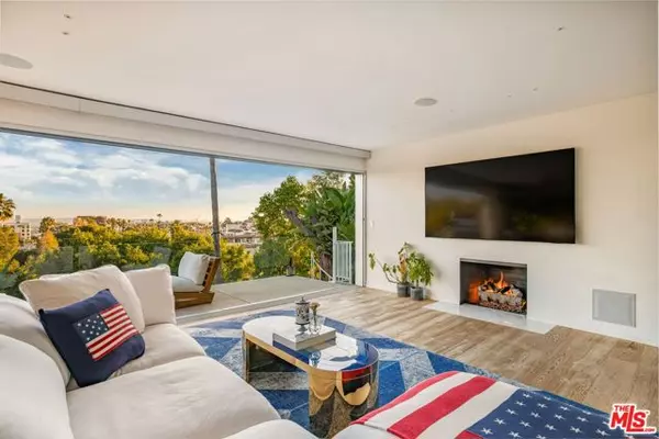 Los Angeles, CA 90046,7924 Hillside Avenue