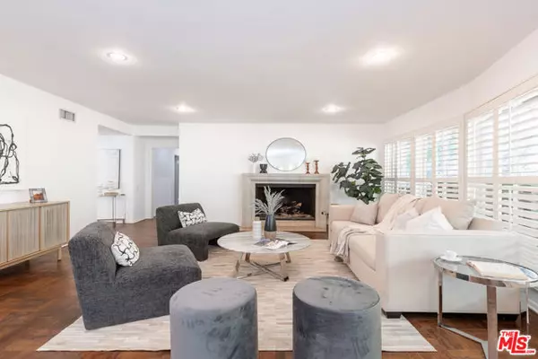 Beverly Hills, CA 90210,2559 HUTTON Drive