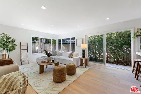 Calabasas, CA 91302,3633 Eddingham Avenue