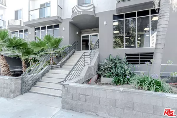 733 S Manhattan Place #401, Los Angeles, CA 90005