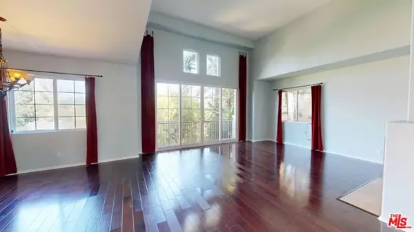 Woodland Hills (los Angeles), CA 91367,5655 COMO Circle