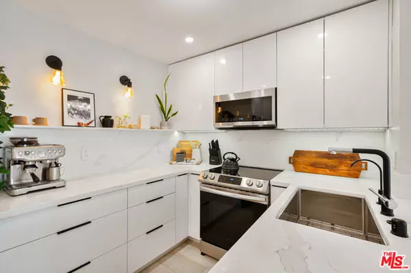 Los Angeles, CA 90049,11750 W Sunset Boulevard #407