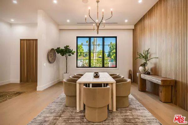 Sherman Oaks, CA 91423,4425 Atoll Avenue