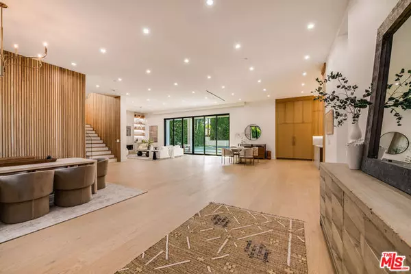 Sherman Oaks, CA 91423,4425 Atoll Avenue